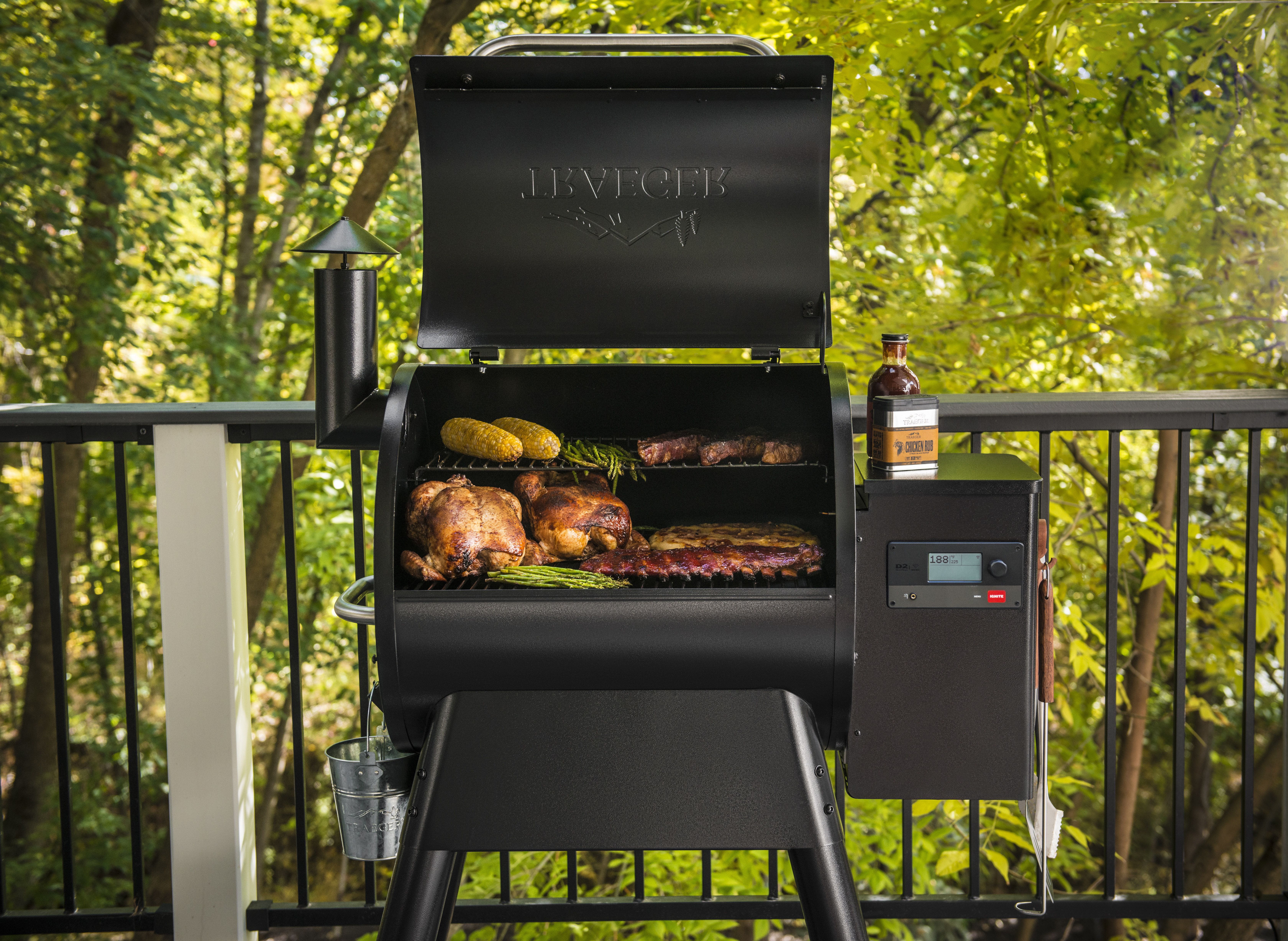 Traeger Ironwood 885 with food